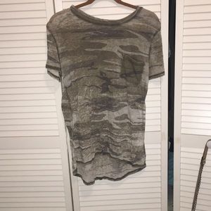 Army print, t-shirt.